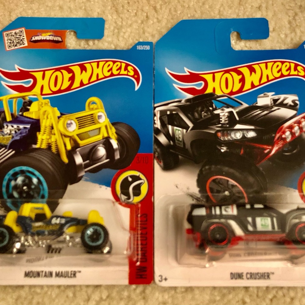 Hot Wheels Treasure Hunt Cars (2)